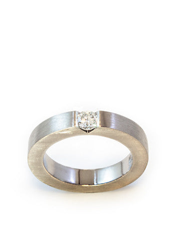 Engagement ring white gold